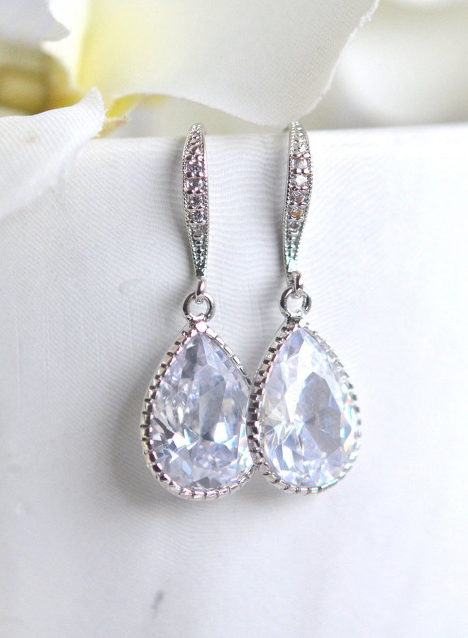Wedding Earrings. Bridal Drop Earrings. Wedding Jewelry. Cubic Zirconia Drop Earrings in Silver. Dangle Earrings. Bridal Jewelry.
