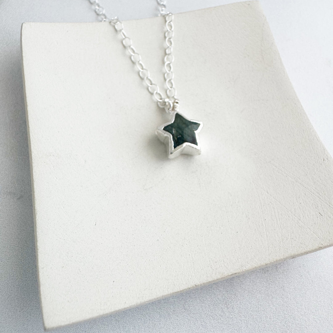 Dainty Labradorite Star Necklace in Sterling Silver