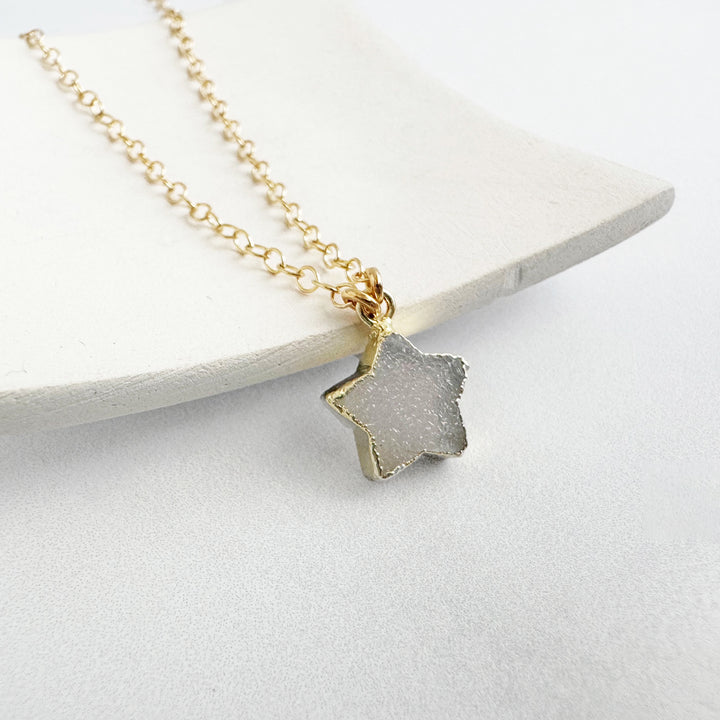 Dainty Star Necklace in Gold - Gray Druzy