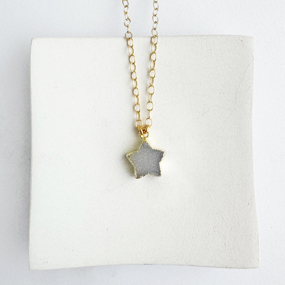 Dainty Star Necklace in Gold - Gray Druzy