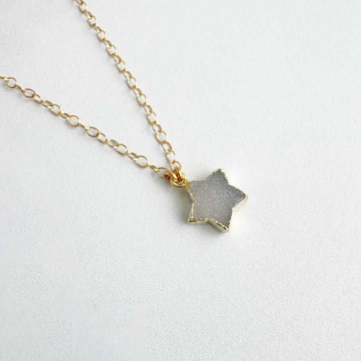 Dainty Star Necklace in Gold - Gray Druzy