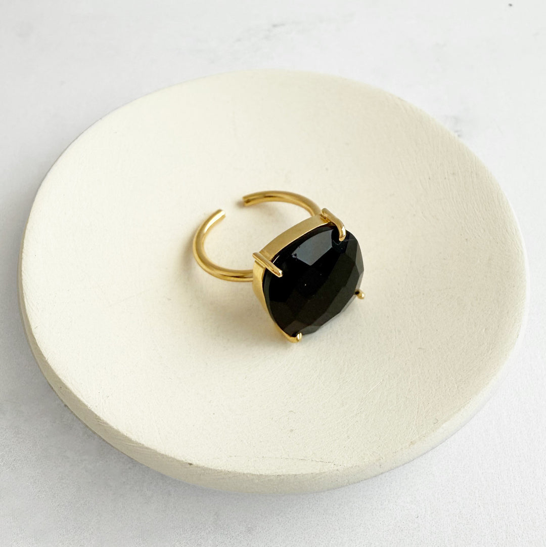 Large Black Onyx Gemstone Ring Prong Setting in Gold