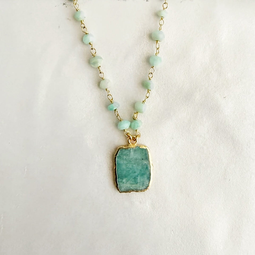Gemstone Slice Beaded Necklace in Gold