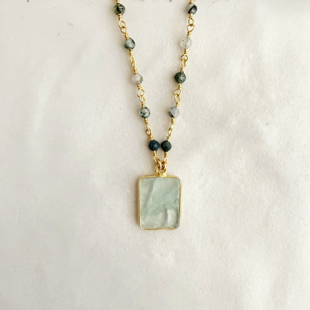 Gemstone Slice Beaded Necklace in Gold