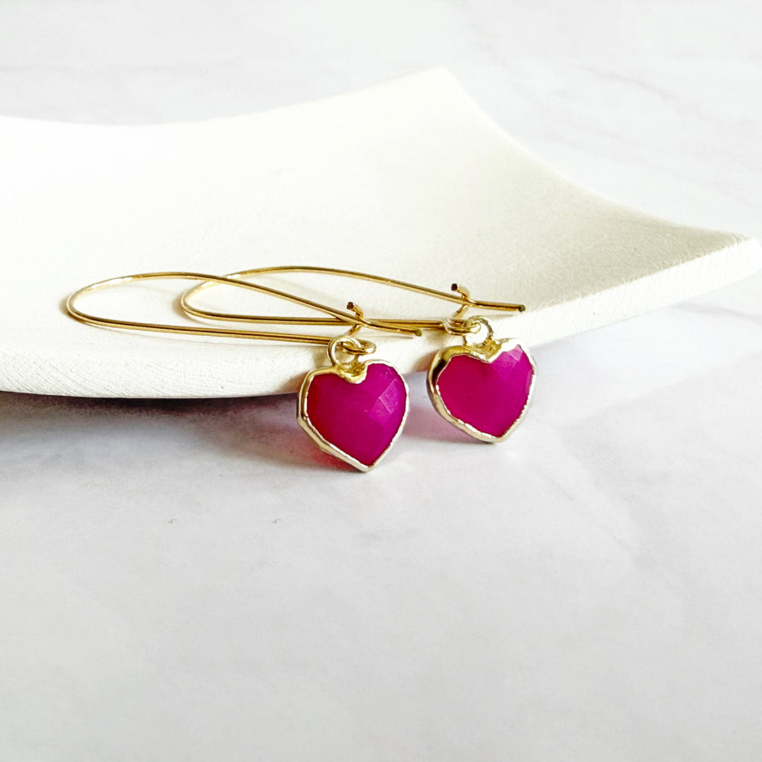 Simple Fuchsia Chalcedony Heart Drop Earrings in Gold