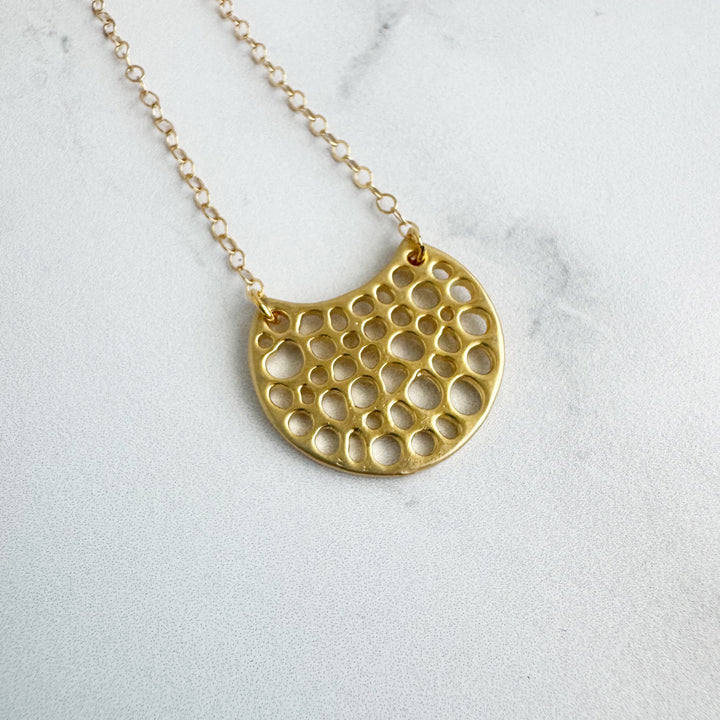 Gold Crescent Pendant Necklace. Simple Gold Necklace. Moon Pendant Necklace. Layering Jewelry.