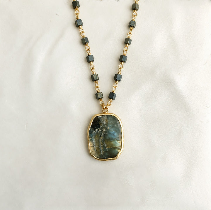 Gemstone Slice Beaded Necklace in Gold