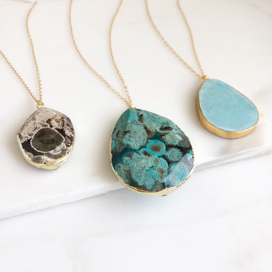 Solitary Gemstone Statement Necklace in Gold