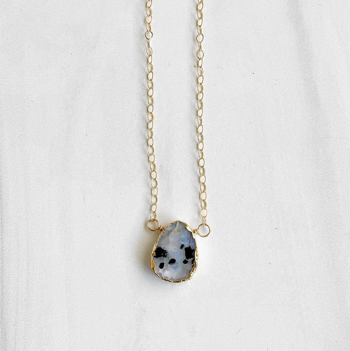 Dainty Scalloped Gemstone Slice Necklace in Gold