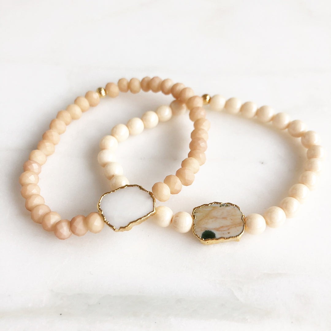 White Quartz Gemstone Slice and Peach Beaded Bracelet. Gemstone Slice Bracelet. Stretchy Bracelet.